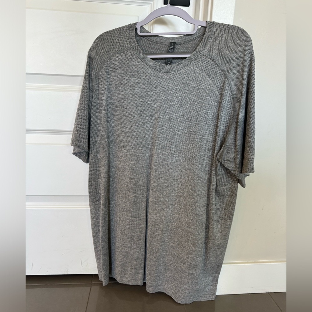 Lululemon Men’s Shirt Activewear XL